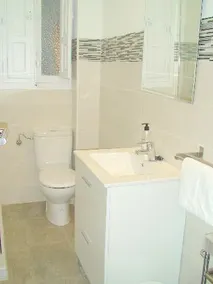 VLC Host - Cubells Apartments - Image 3