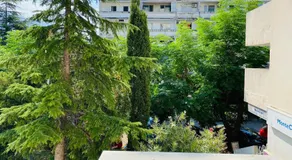 Sunny Parkside Apartment - Image 4