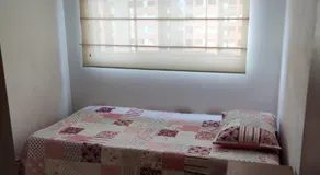 Hermosa habitación con múltiples áreas comunes - Image 4