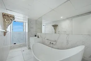 Oceanfront Serenity At Main Beach - Image 3