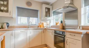 Corner Cottage - Image 3