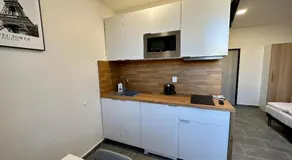 Hotel Hangar - Image 2