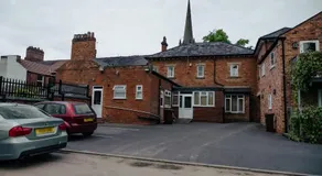 Modern Spacious 2 Bed Apartment Wolverhampton with Free Secure Parking - Image 3
