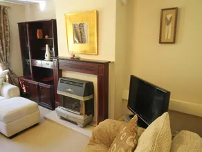 Garth Olwg 2 Bed Apartment by Cardiff Holiday Homes - Image 3