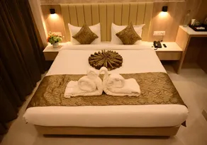 Golden palace 200 meter from ram janmbhoomi-Hotels - Image 4