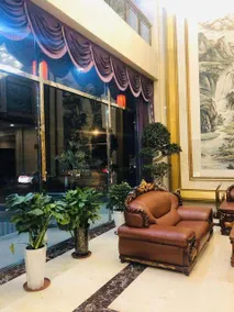 Sanhe HuiFu International Business Hotel - Image 4
