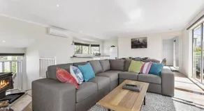 Coral Reef Holiday House - Image 2