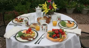 Mon Ami Bed and Breakfast - Image 3