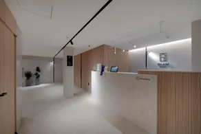 Glam Hotel - Image 4