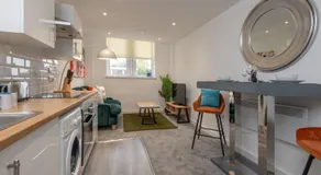 Thornhill House by Guestz - Image 4