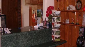 Red Carpet Inn & Suites Morgantown - Image 4