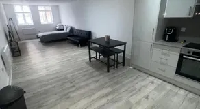 Modern Studio Near Heathrow, Tube and Hounslow High Street - Image 5