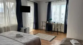Ambra Room's - Image 2