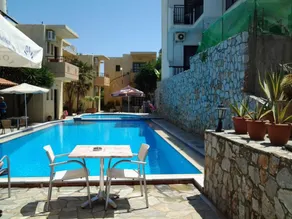 LOLAS APARTMENT - Image 2