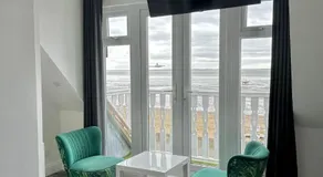 WNS Southend-on-Sea - Image 2
