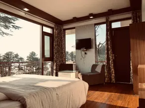 Hotel Holiday Inn - Image 2