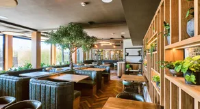 Llanerch Vineyard Hotel - Image 2
