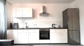 93qm-4 Rooms-WiFi-City Centre - Image 4