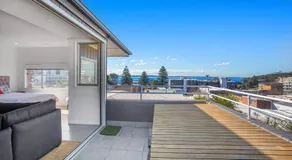 Louisa Court, 7,49 Donald St- Unit in the heart of town with stunning water views - Image 2