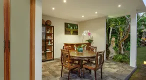 Room & Vespa 3 - Relaxing Stay Center Seminyak - Image 5
