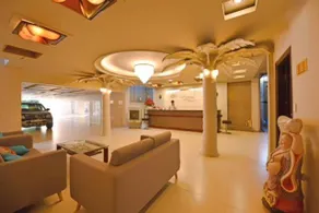 Holiday Hotel - Image 5