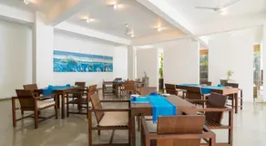 Roman Beach Hotel - Image 3