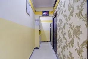 SPOT ON 76179 Central Guest House - Image 2