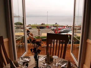 The Moelwyn Hotel & Restaurant - Image 2