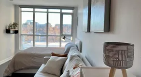 Cozy Condo near CN Tower - Image 2