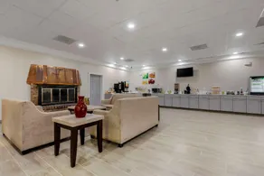 Quality Inn & Suites New Hartford - Utica - Image 5