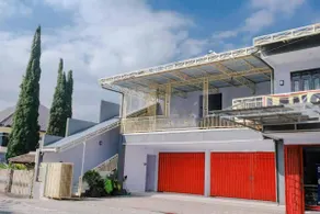 RedDoorz Syariah At Wisma Djokorio Poncokusumo - Image 5