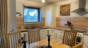 Blairgowrie Luxury 3 Bed Lodge with Hot Tub - Image 4