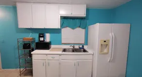 GpL 5542 Cozy Getaway with bright colors & full kitchen - Image 4