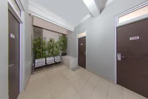 RedDoorz near Neo Soho Mall Jakarta - Image 3