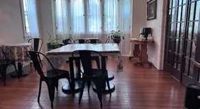 Moreland Guesthouse - Image 5