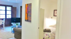 Superb Central Market Apt - Image 2