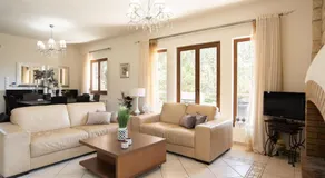 Sissy Luxury Mountain Villa - Image 2