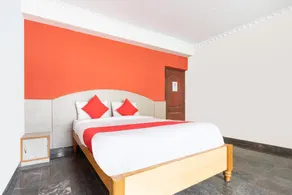 Hotel Chandana Deluxe - Image 2