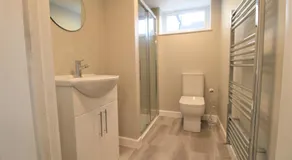 10 Bromleys Court - Image 2