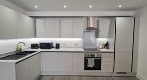 Modern City Apartment - Image 5