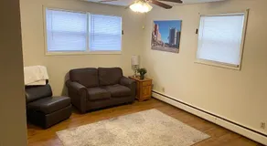Spacious Updated 1 Bedroom Apartment - Image 2