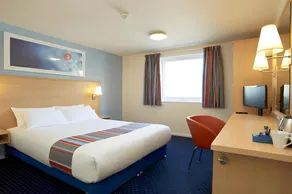 Travelodge Doncaster - Image 4