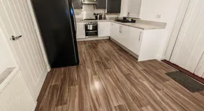 Garland Modern 4 Bedroom House with Garden & Parking - Image 4
