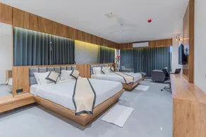 Hotel The Grand Heaven - Image 2