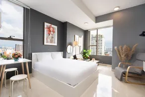 Infinity Pool Signature - Near Bui Vien street - Image 2