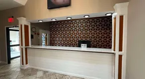 New Englander Inn Bennington - Image 4