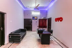 OYO 49566 The Highway Inn - Image 2