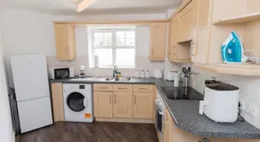 Boutique 2-Bed Apartment in Wolverhampton Centre - Image 5