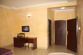 Bestway Luxury Suites - Image 3