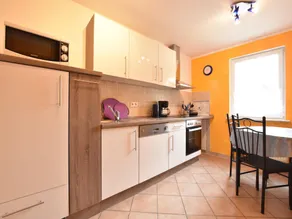 Holiday home with terrace & garden - Image 2